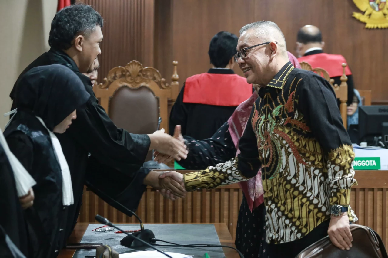 Hari Karyuliarto Keberatan...