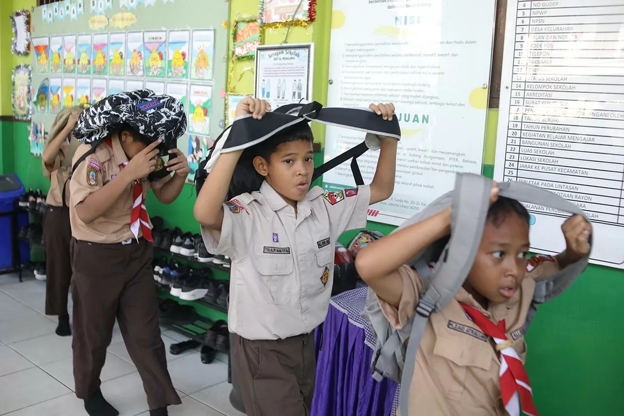Simulasi Bencana Tanamkan...