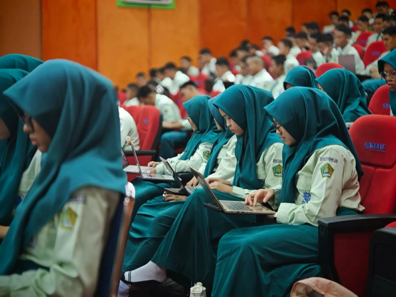MAN IC OKI Peringkat...