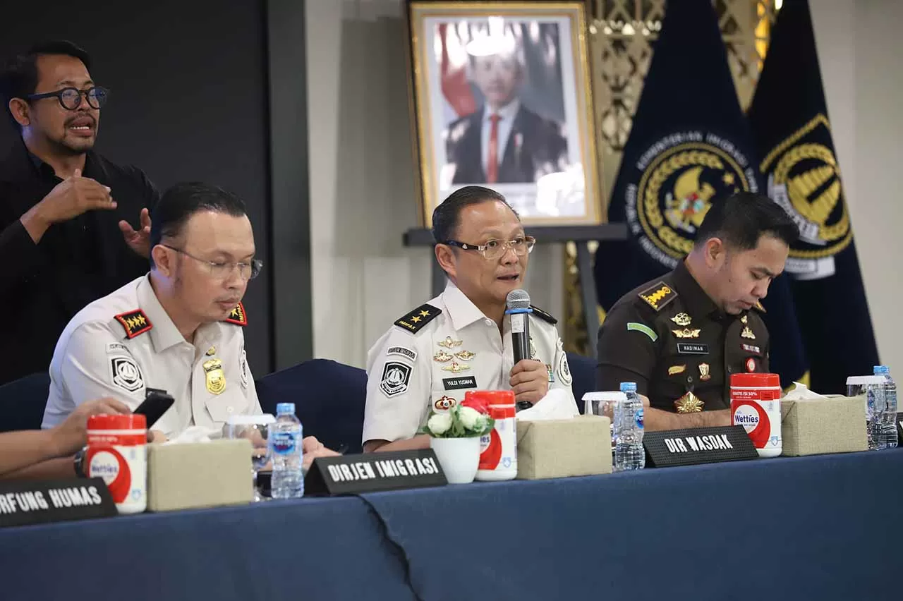 Imigrasi Ungkap Kasus...