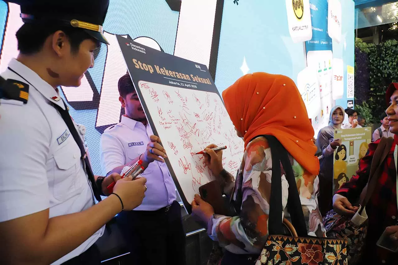 Peringati Hari Kartini,...