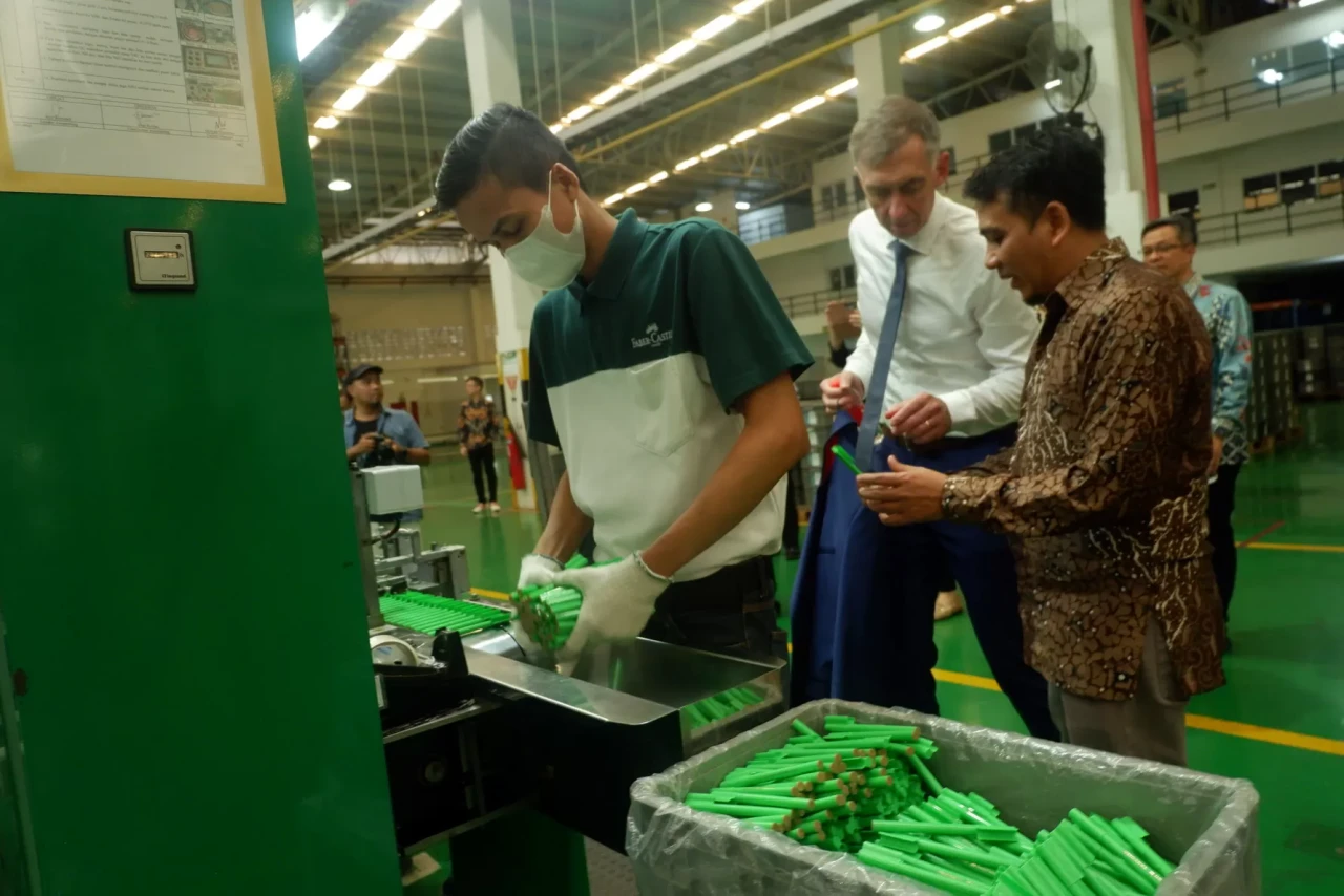 Duta Besar Jerman Kunjungi...