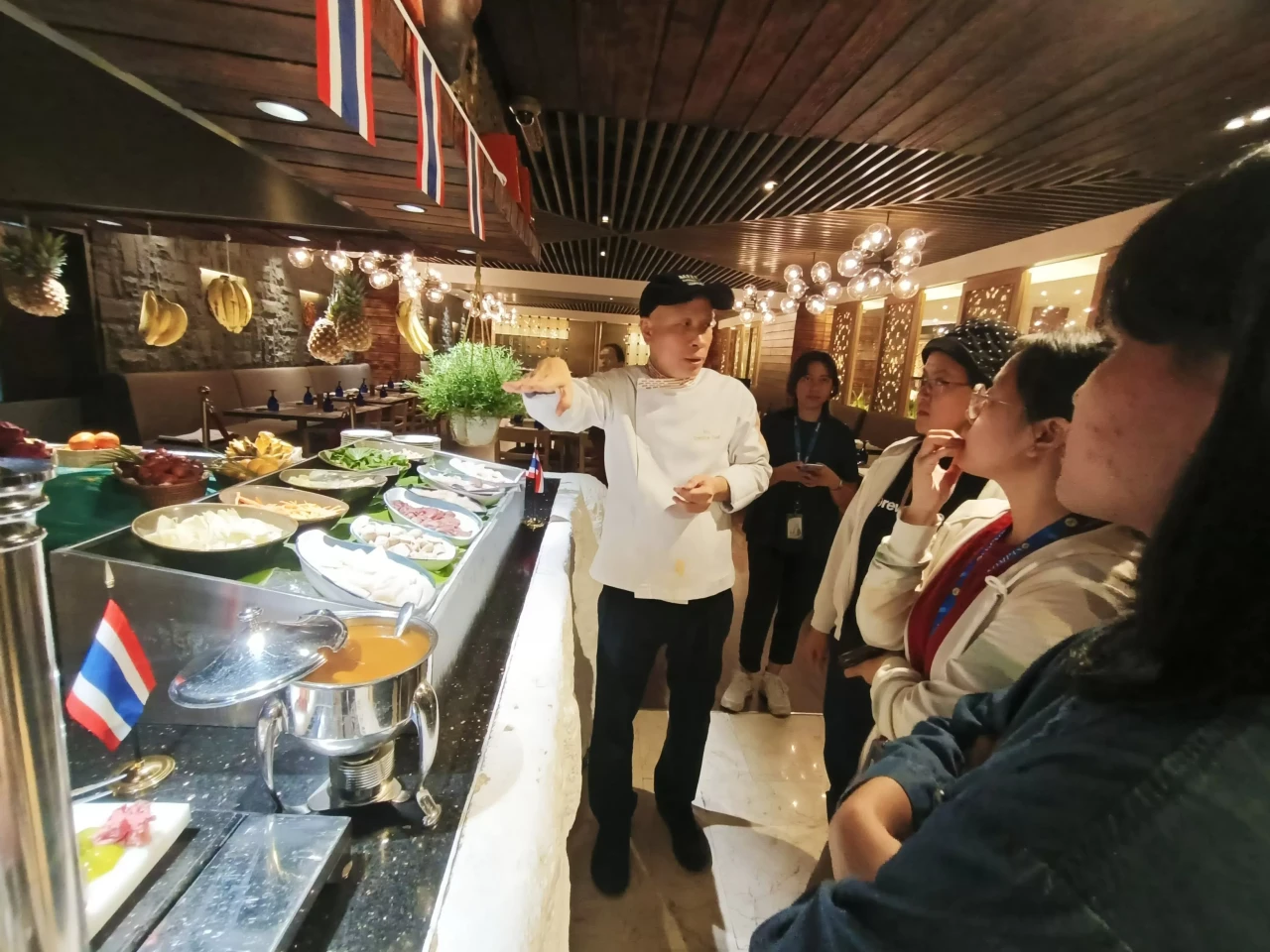 Sensasi Kuliner Autentik...
