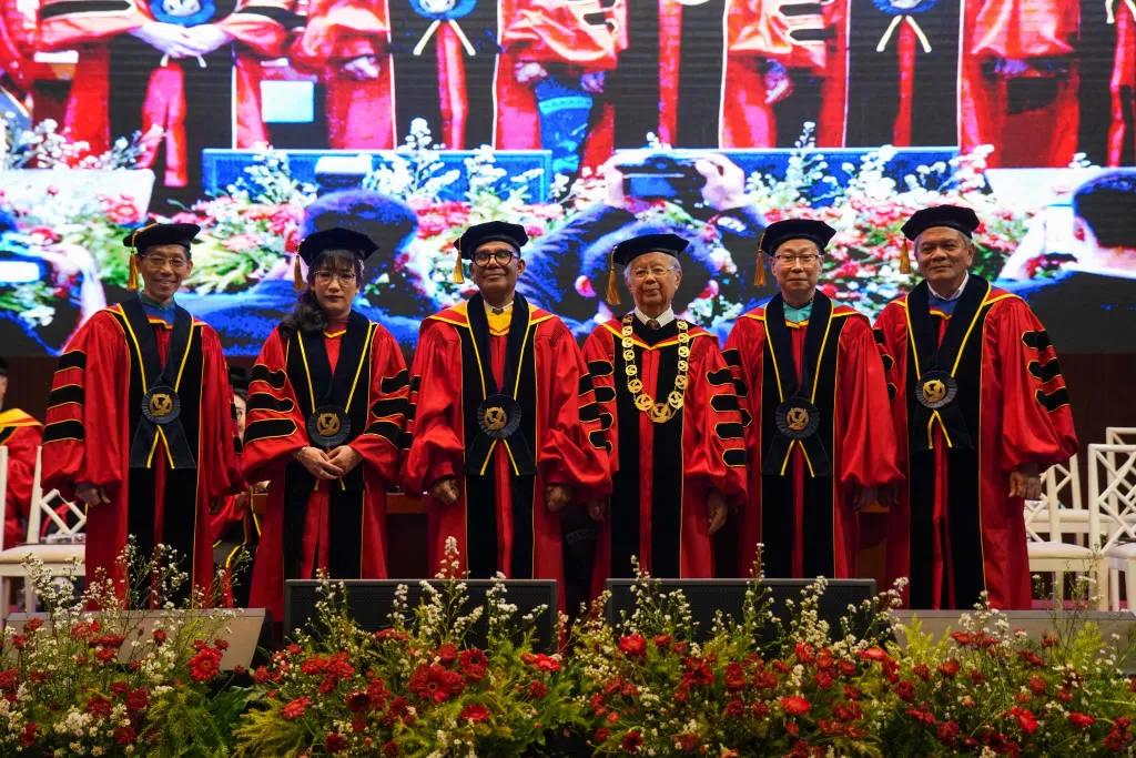 UPH Resmi Kukuhkan Lima...