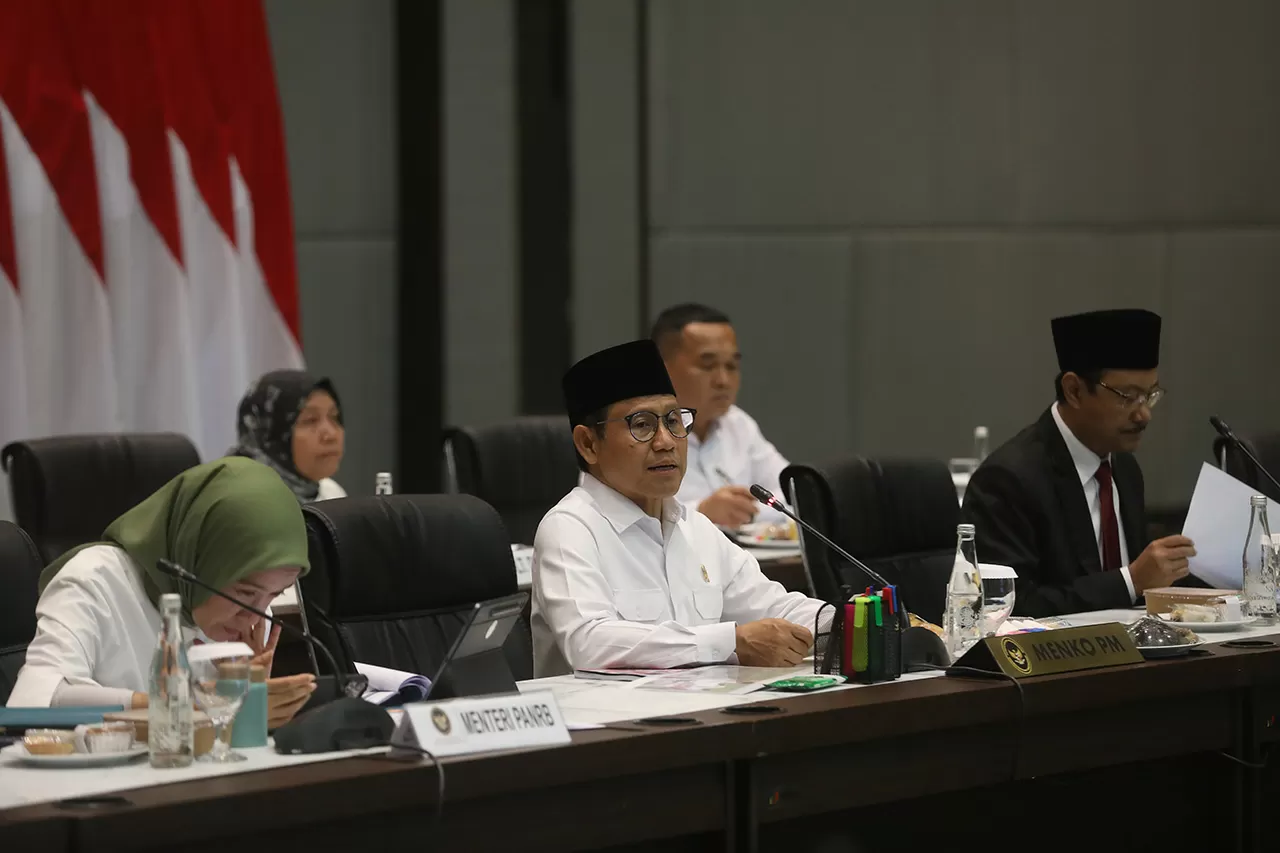 Rapat Evaluasi Kemiskinan:...