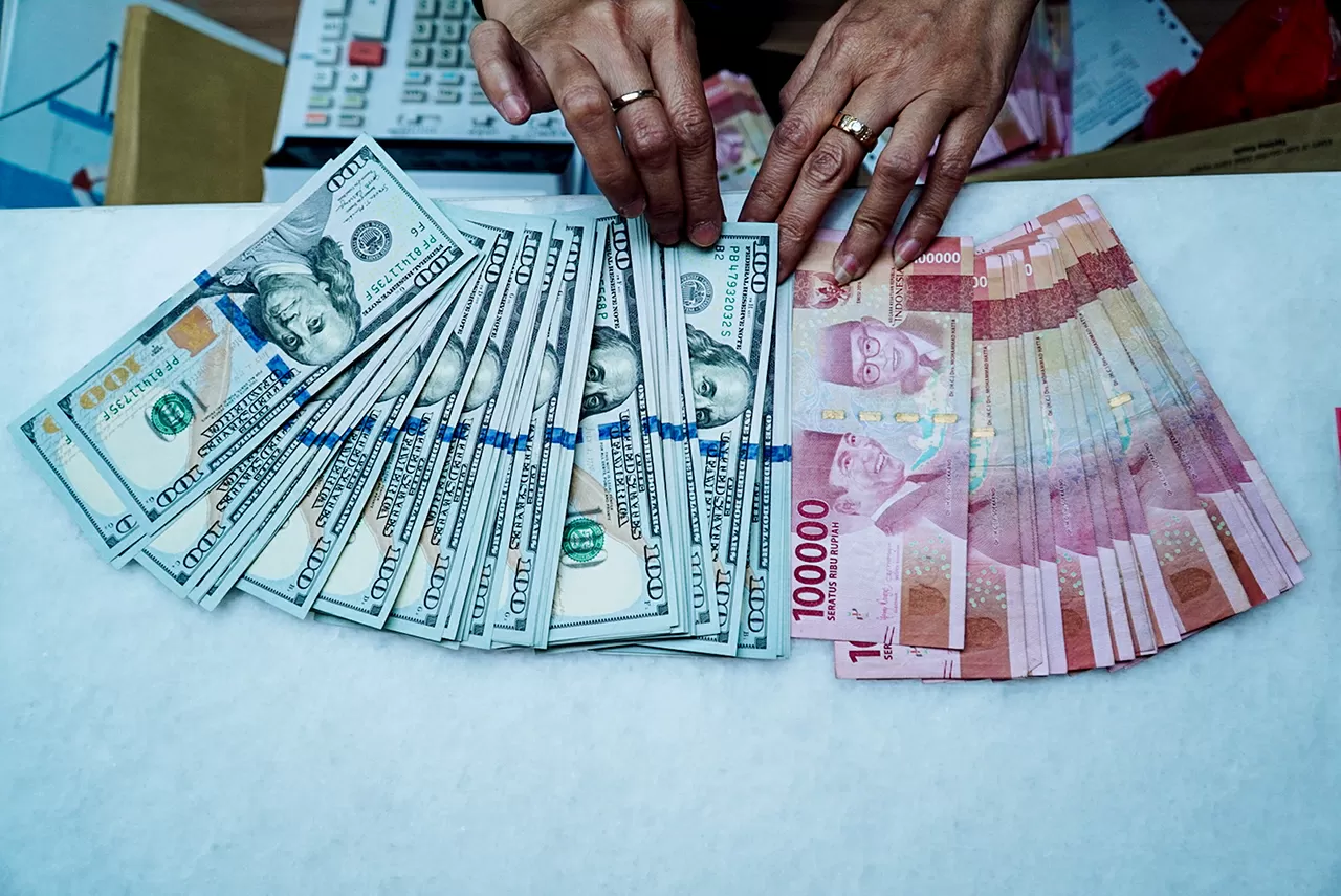 Nilai Tukar Rupiah Menguat...