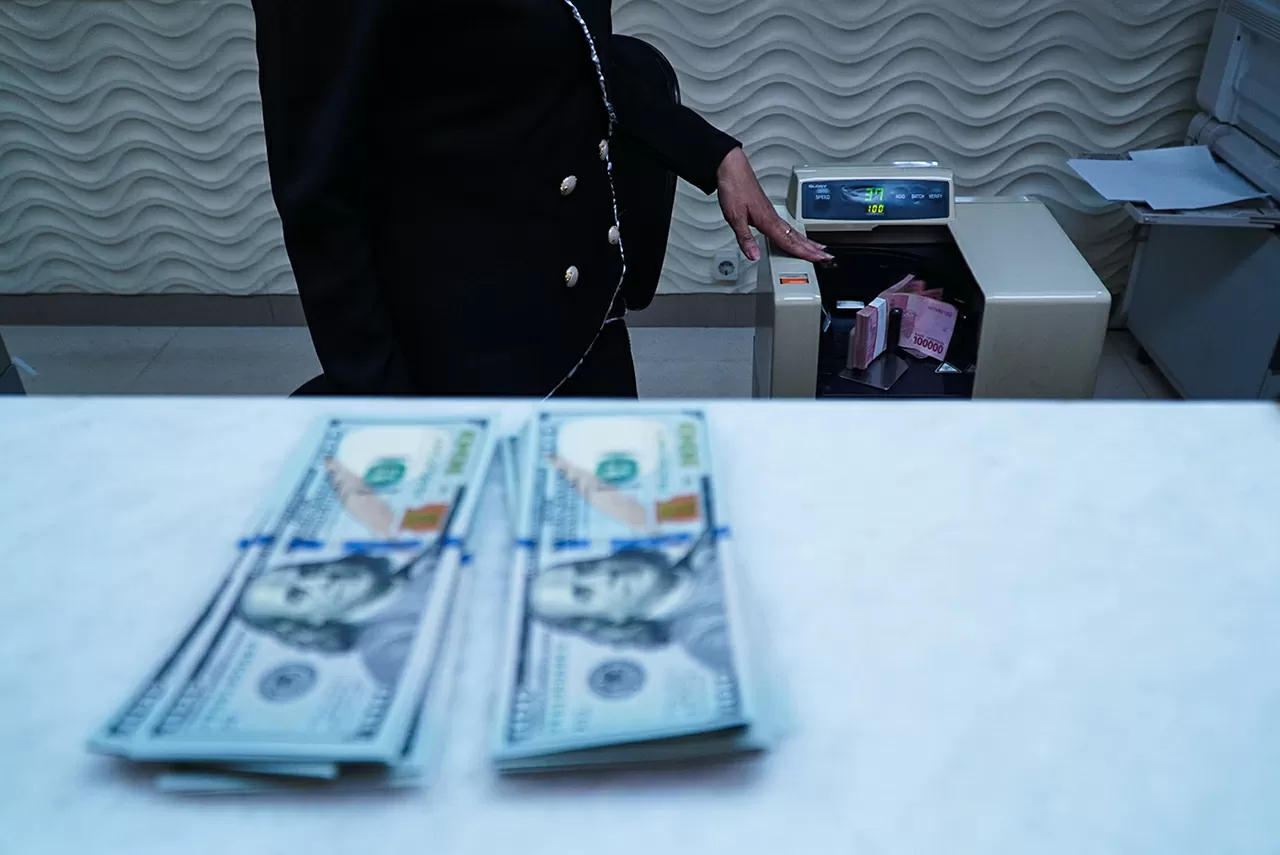 Nilai Tukar Rupiah Menguat...