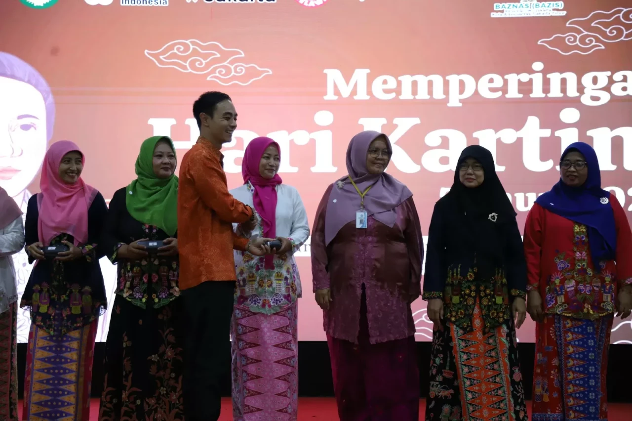 Aksi Nyata di Hari Kartini:...