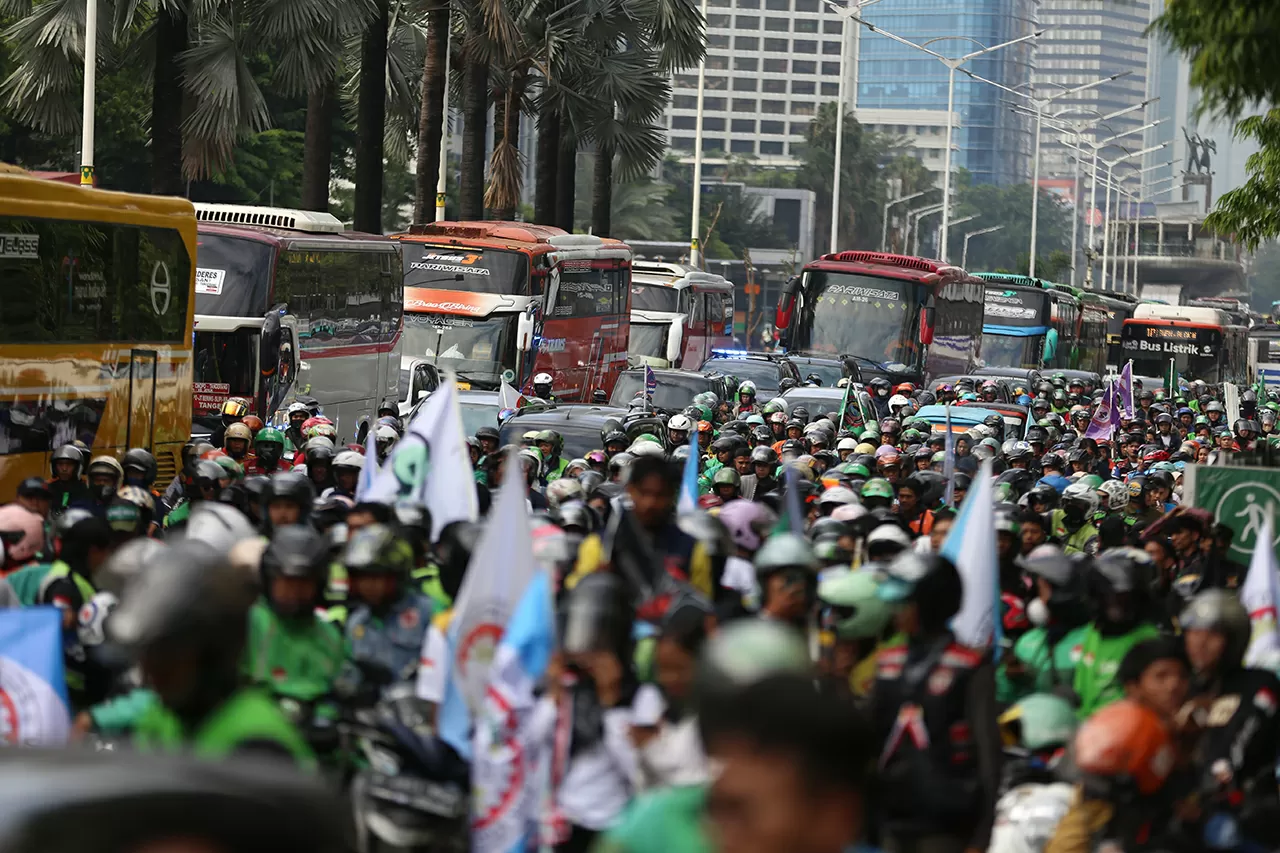Konvoi Buruh dan Ojol...