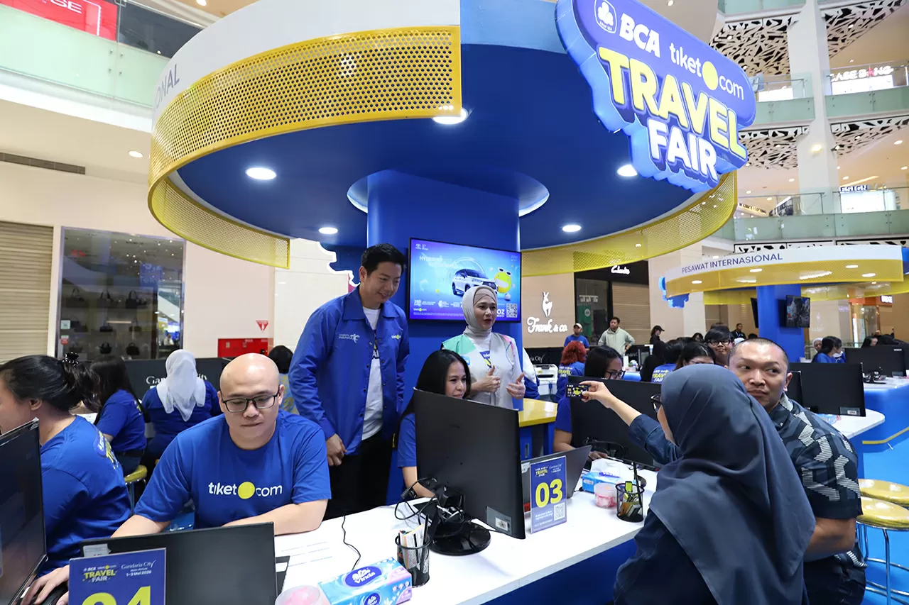BCA tiket.com Travel...