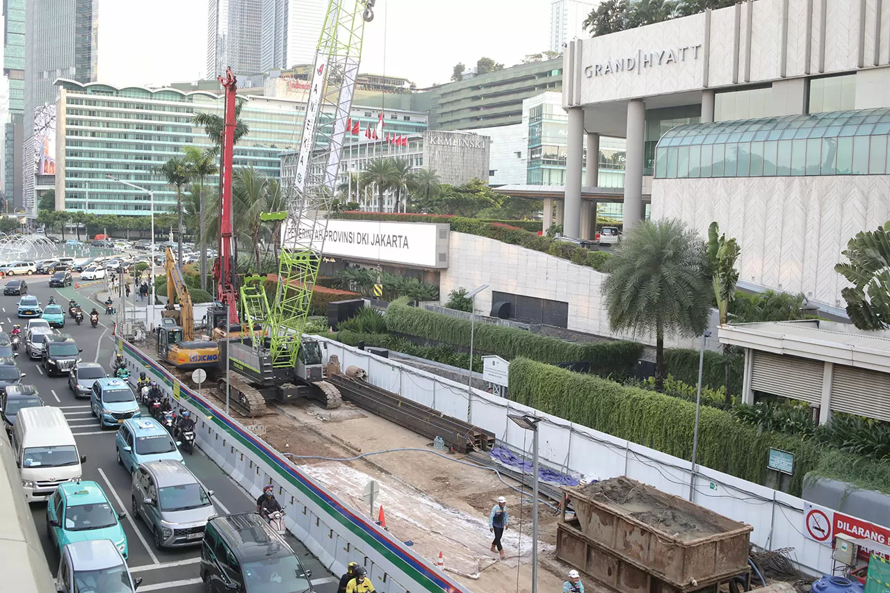 Proyek MRT Bundaran...