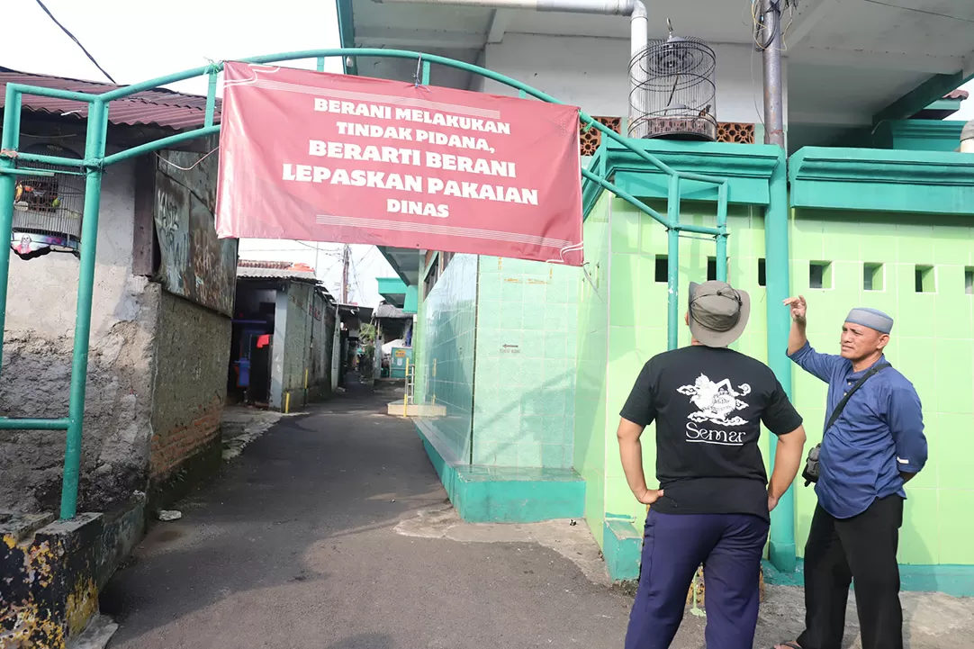 Warga LA Tolak Pengosongan...