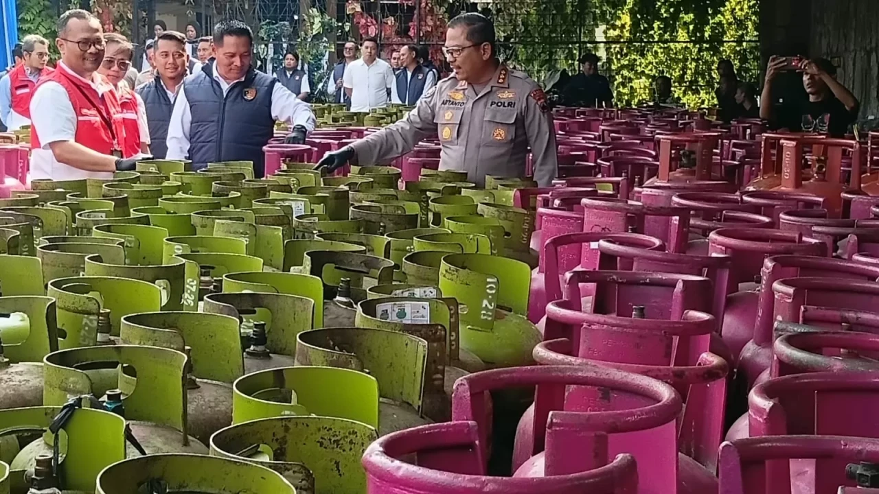 Bongkar Kasus Penyalahgunaan...
