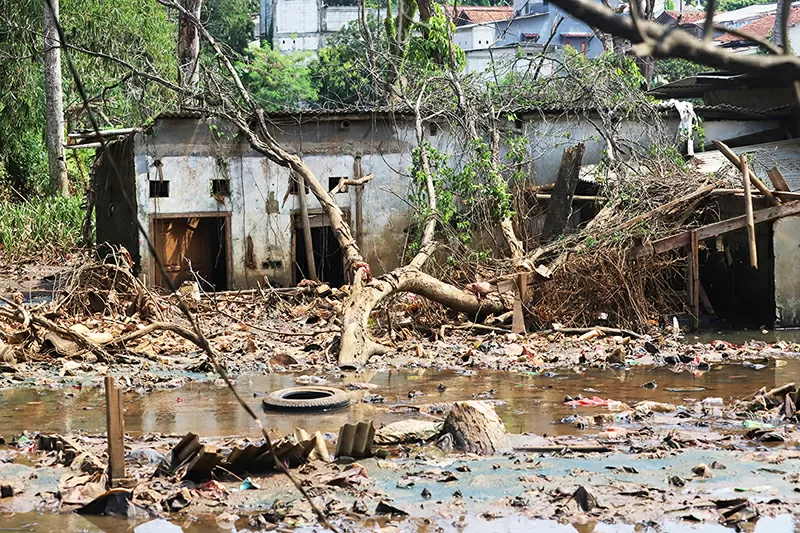Longsoran Sampah TPA...
