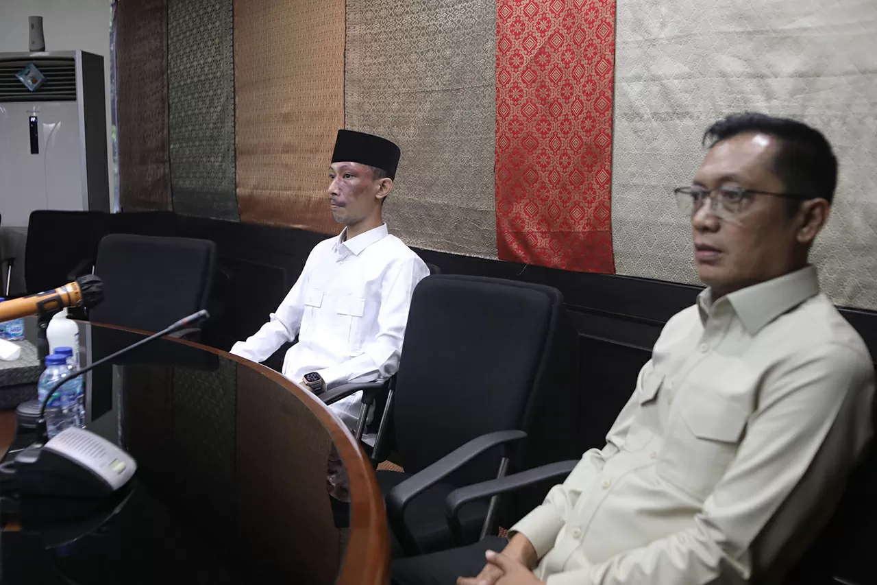 Viral Main Gim dan Merokok...