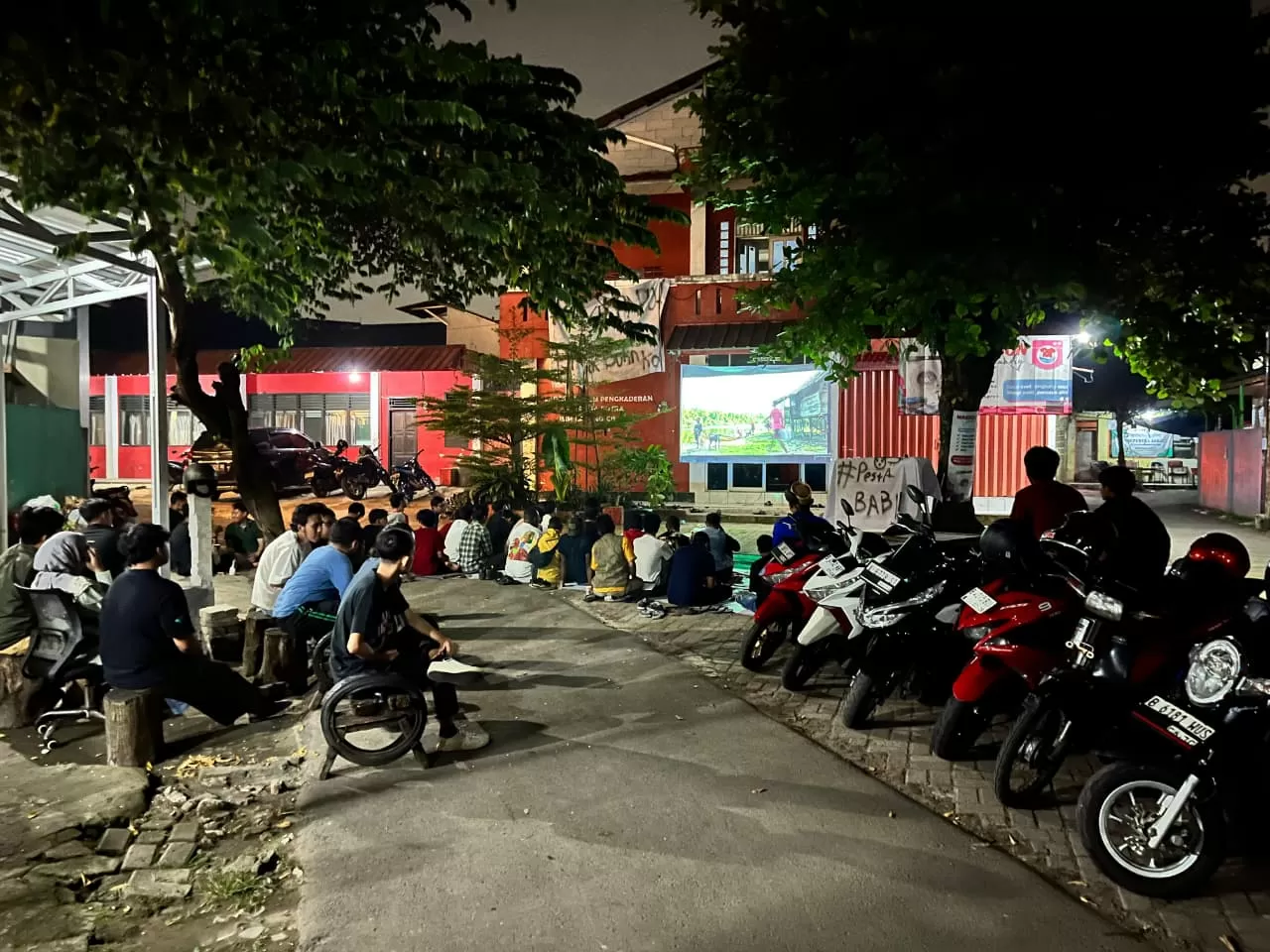 Begini Suasana Nobar...