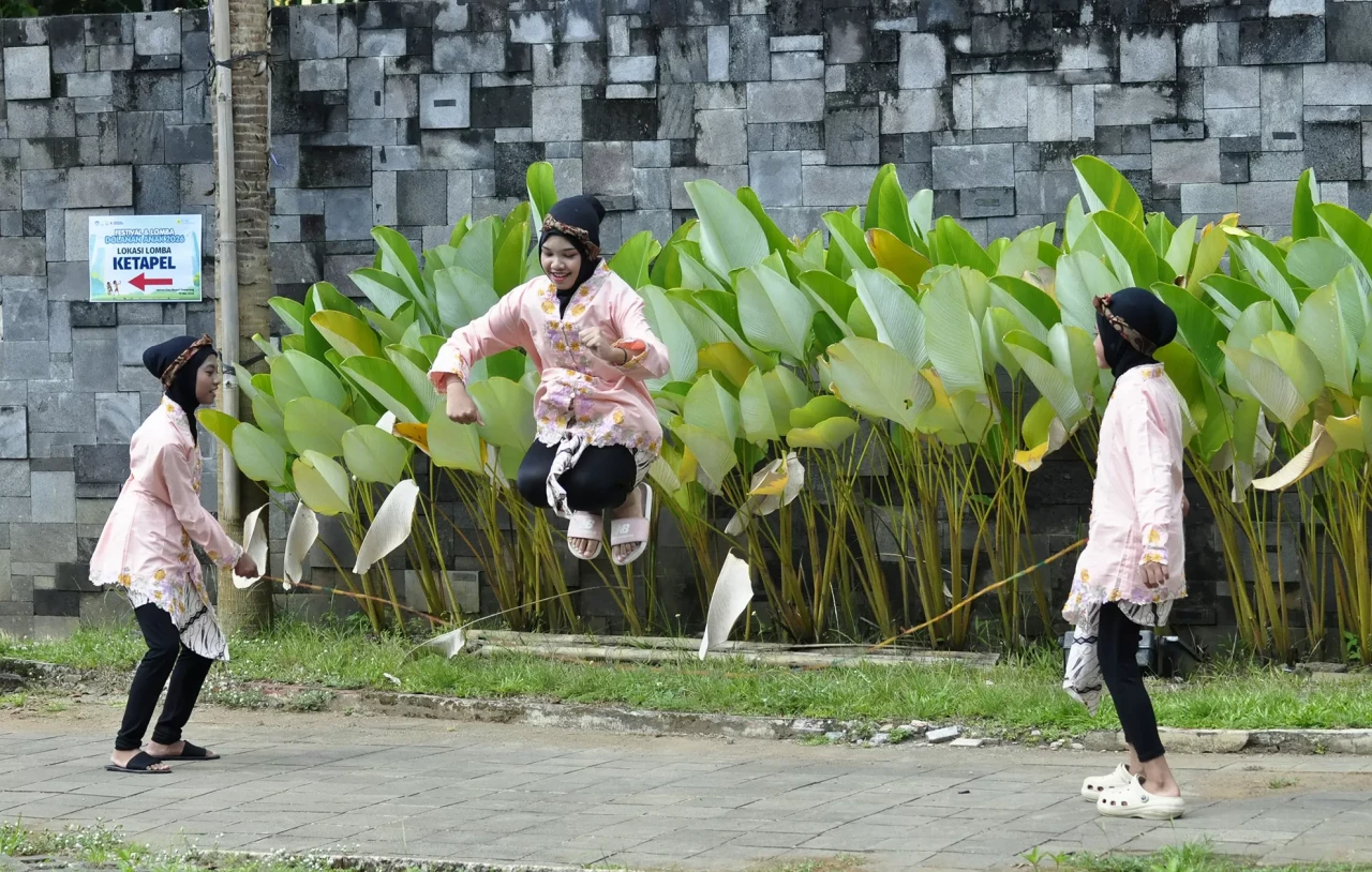 Potret Keseruan Festival...