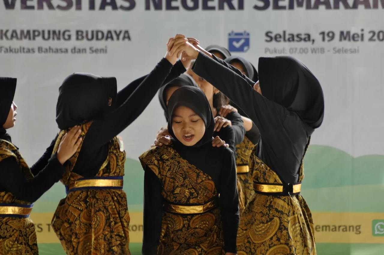 Potret Keseruan Festival...