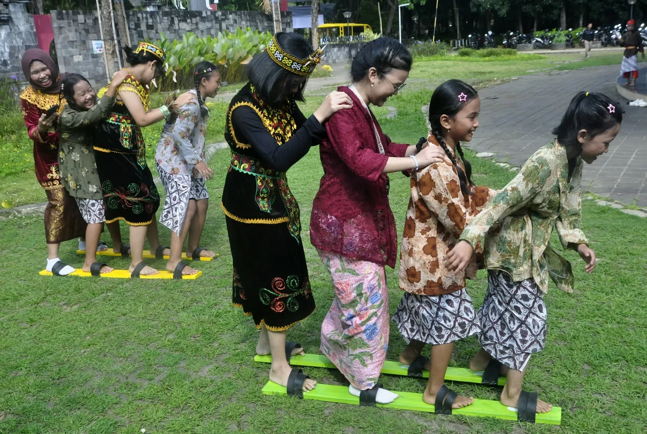 Potret Keseruan Festival...
