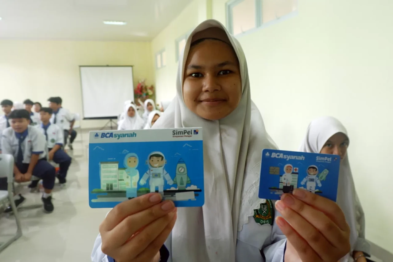 Lewat KEJAR, BCA Syariah...