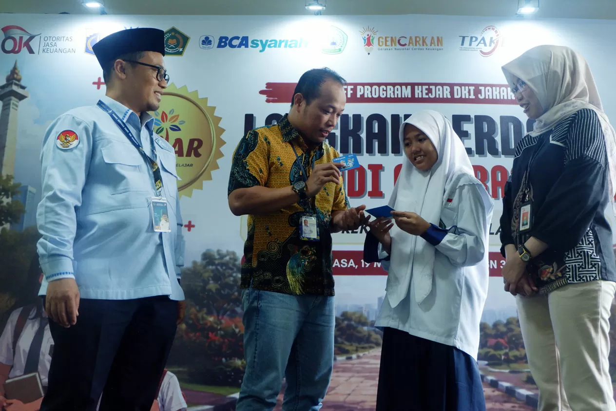 Lewat KEJAR, BCA Syariah...