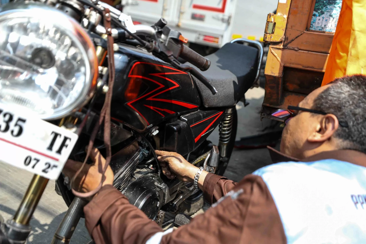 Pelatihan Servis Motor...