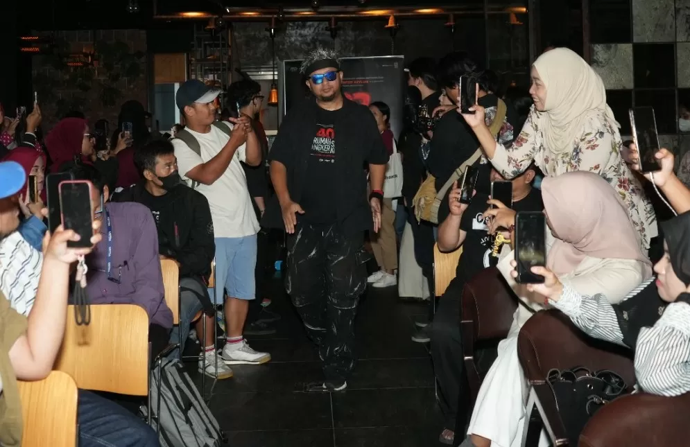 Pemain Film 402 Rumah...