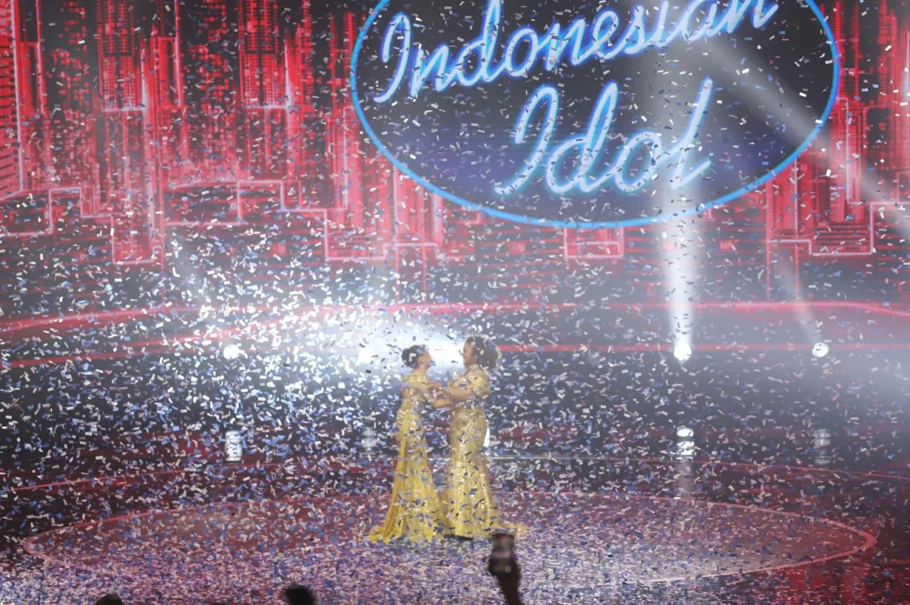 Celyna Grace Sabet Gelar...