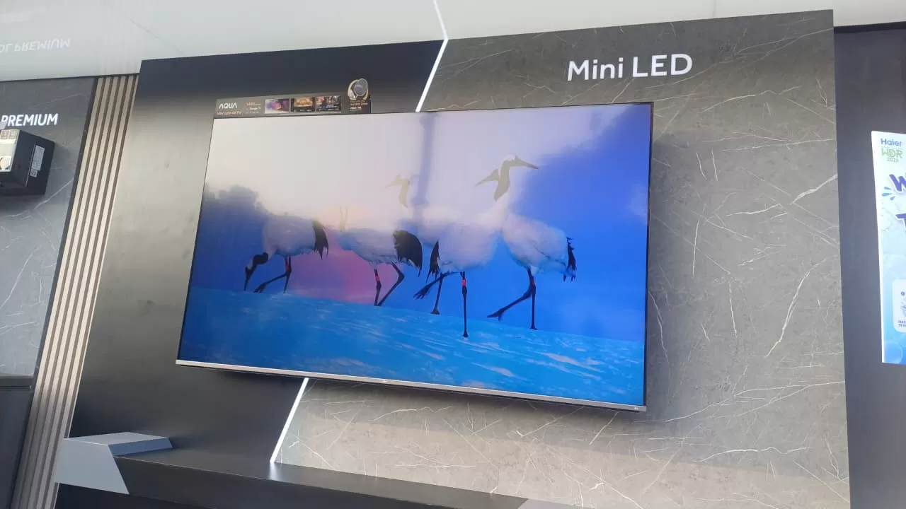 AQUA Elektronik Luncurkan...