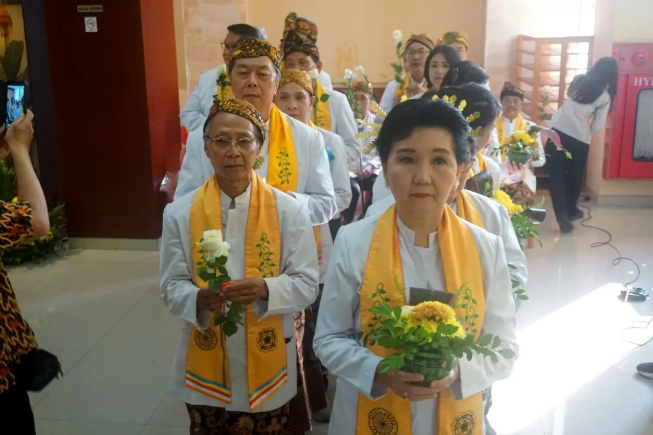 Waisak Buddhayana DKI,...