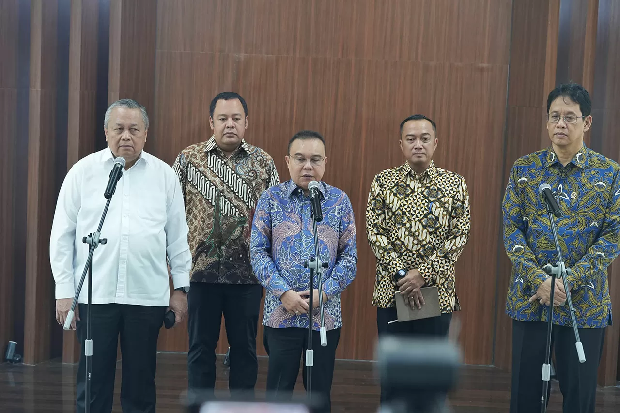 Evaluasi Ekonomi Nasional,...