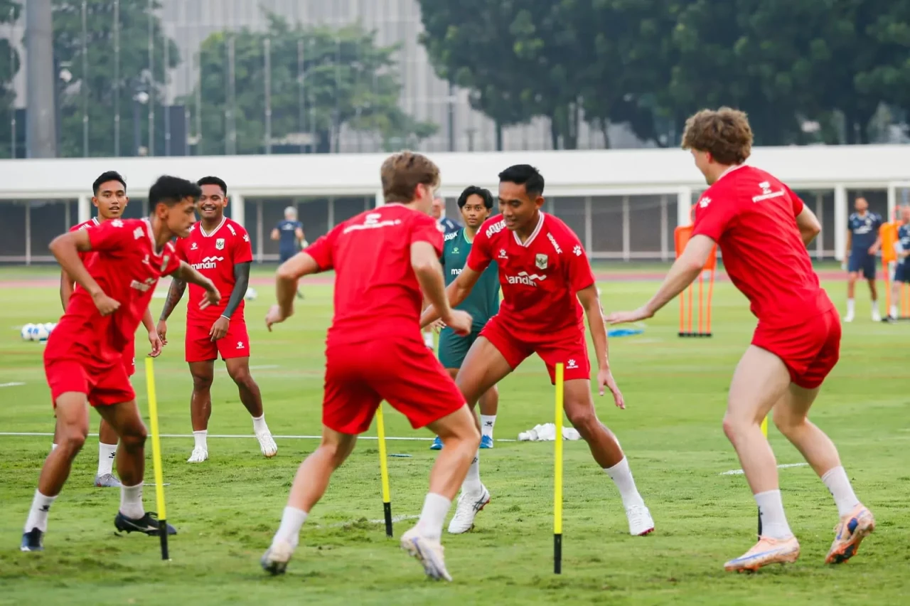 Latihan Timnas Indonesia...