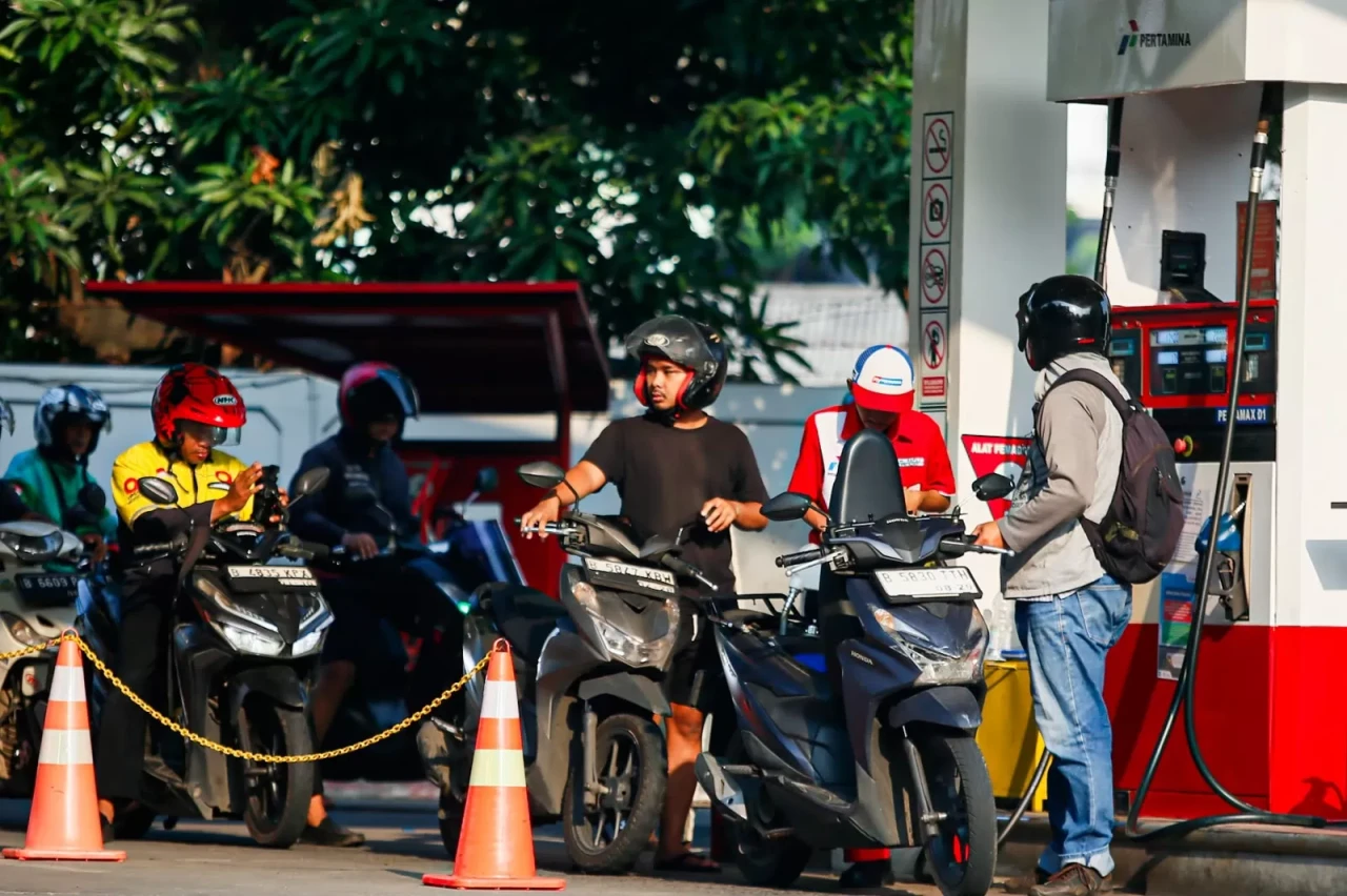 Suasana Pom Bensin Usai...