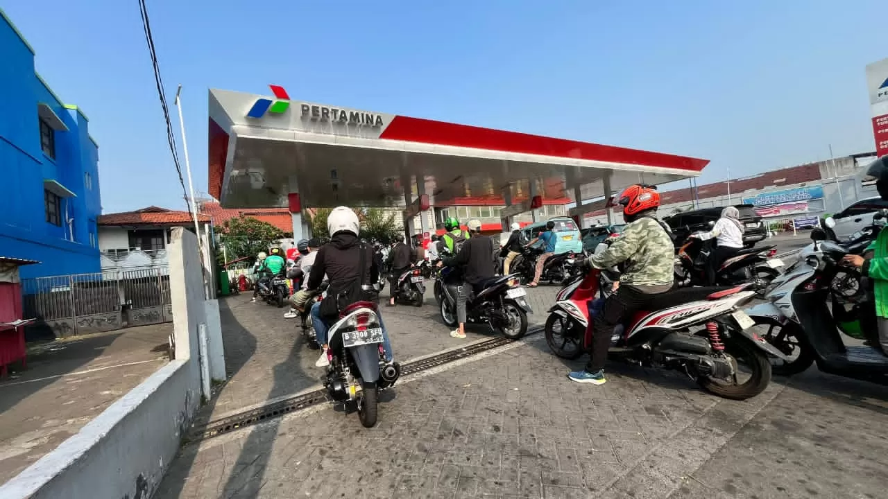 Suasana SPBU di Jakarta...