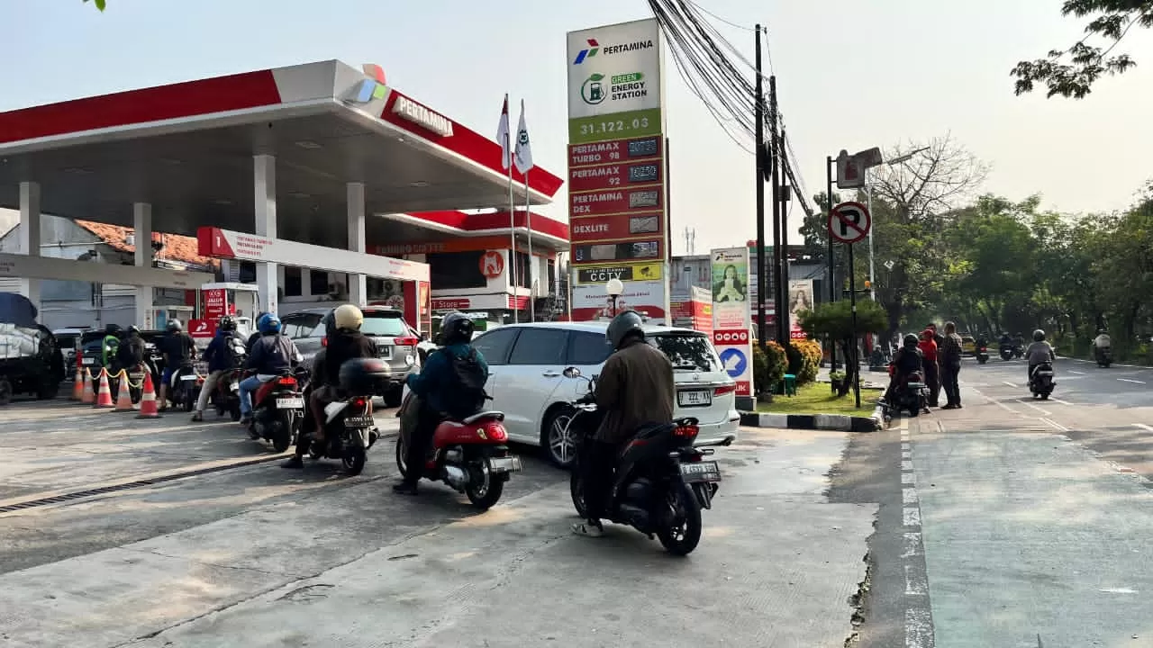 Suasana SPBU di Jakarta...