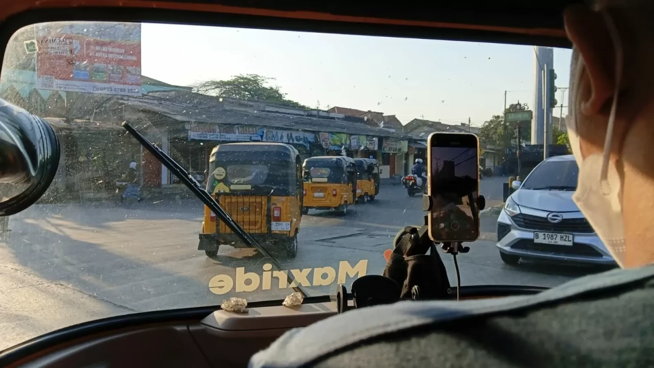 Jalan-Jalan Naik Bajaj...