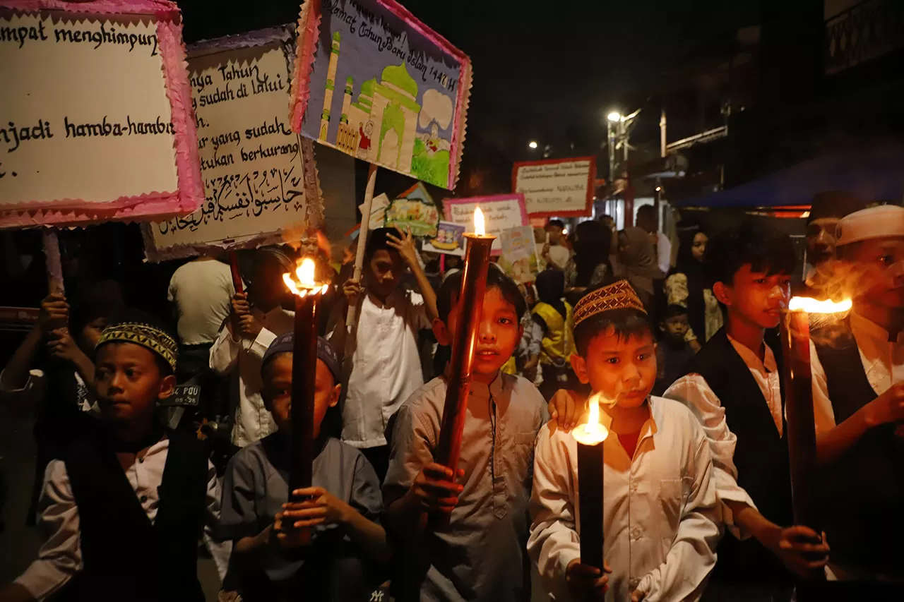 Pawai Obor Meriahkan...