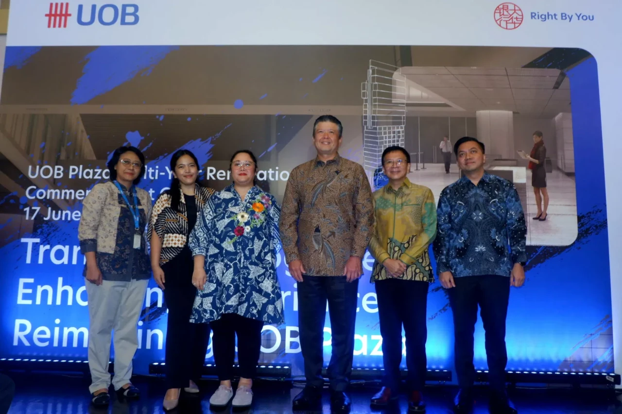 UOB Plaza Jakarta Bertransformasi,...