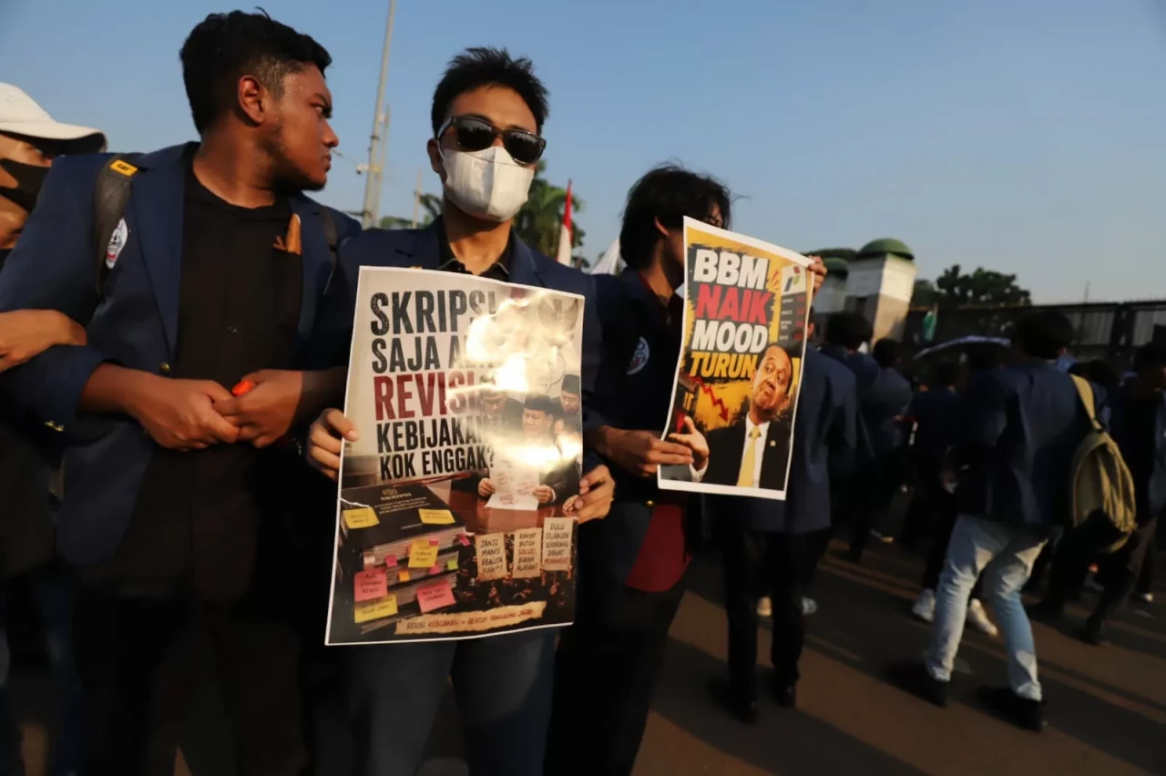 Mahasiswa Trisakti dan...
