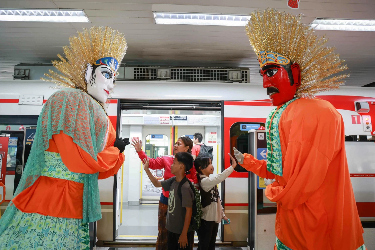 LRT Jakarta Meriahkan...