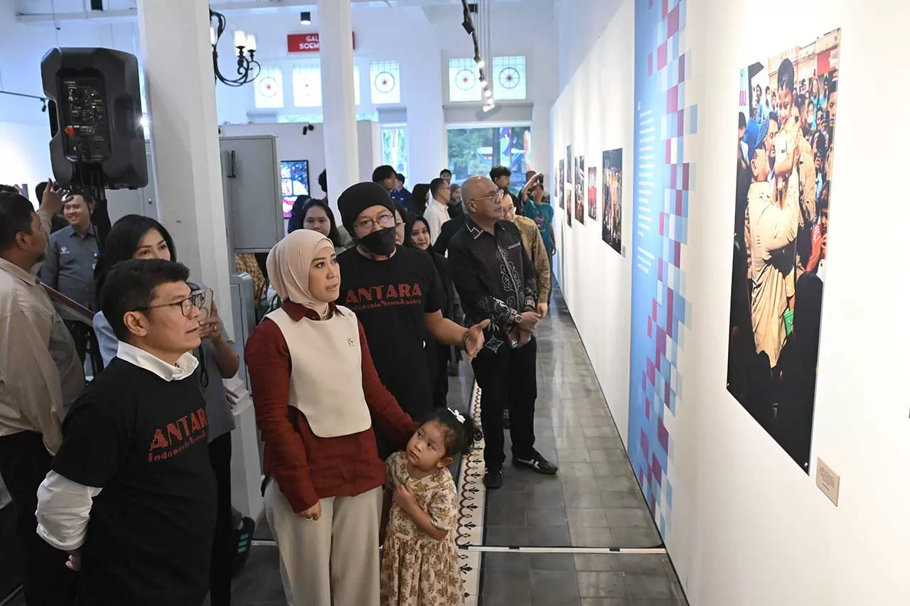 Pameran Foto Perisai...