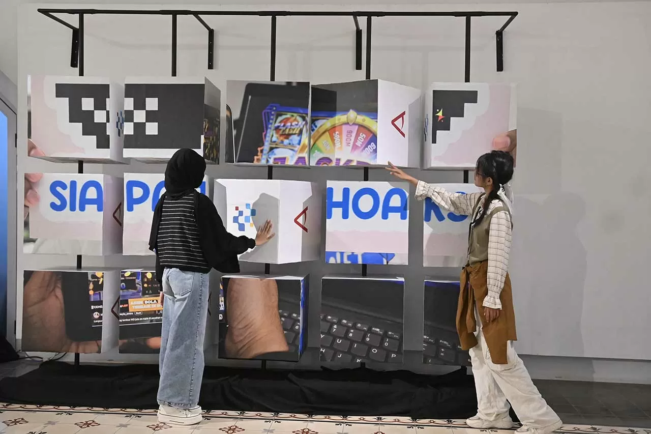 Pameran Foto Perisai...