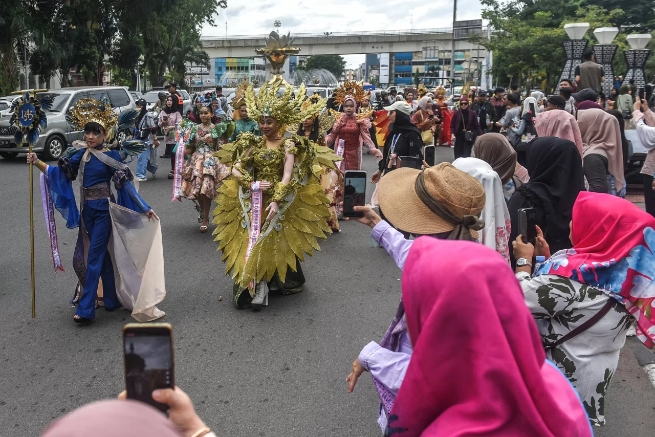 Semarak Palembang Fashion...