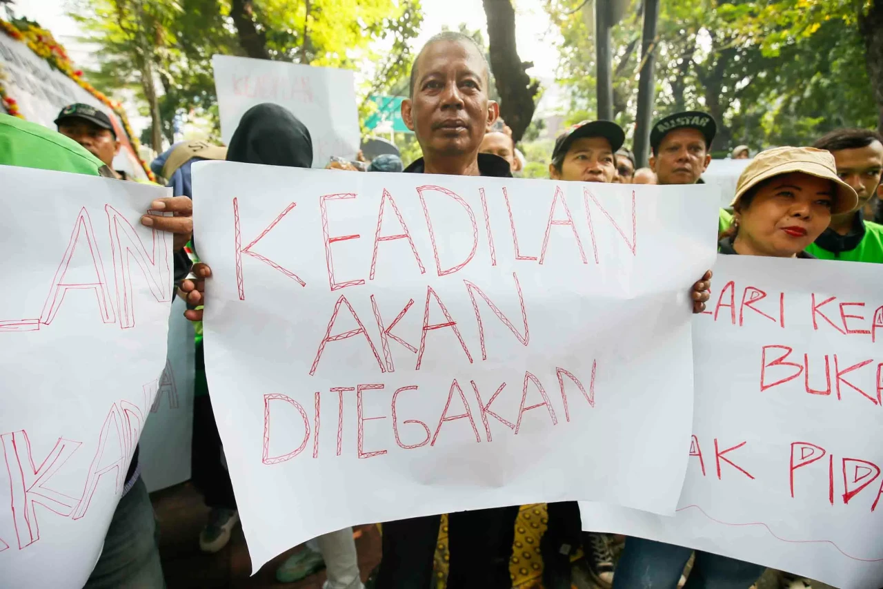 Aksi Ojol Minta Nadiem...