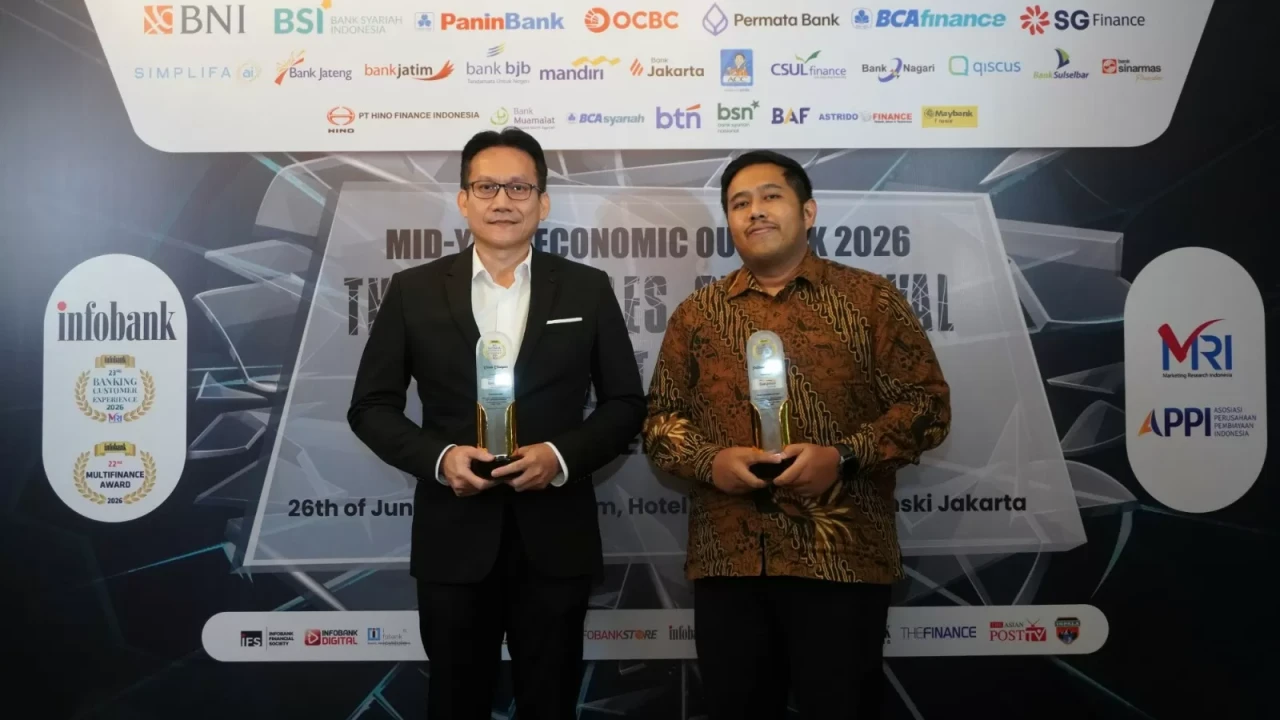 Danamon Borong 12 Penghargaan...