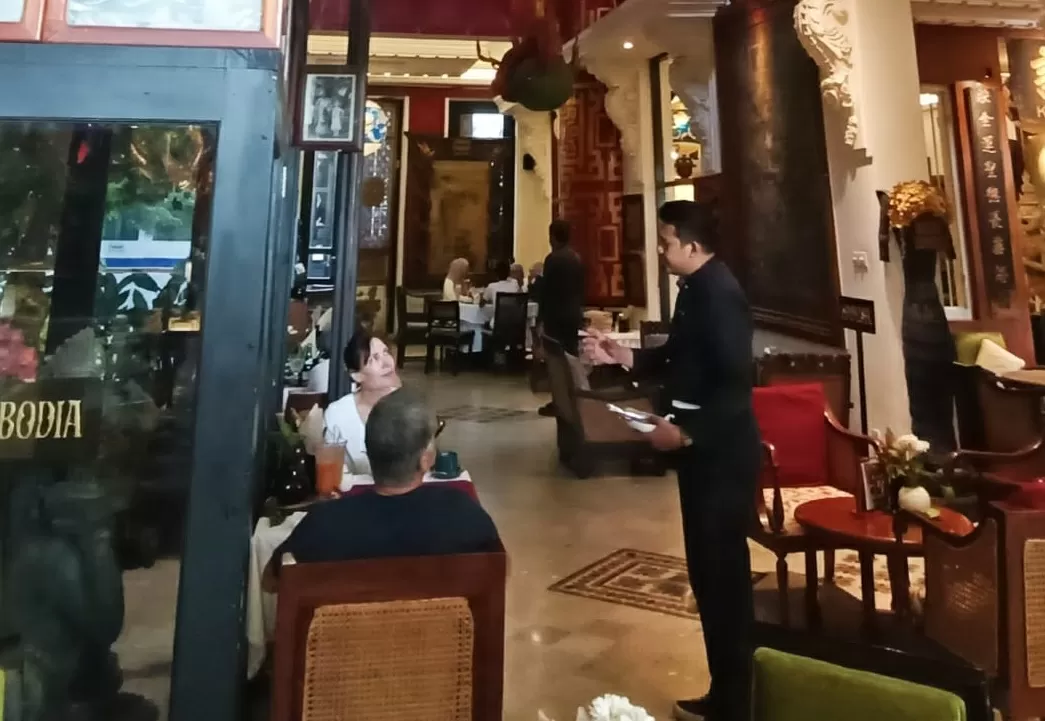 Mencicipi Lima Abad...