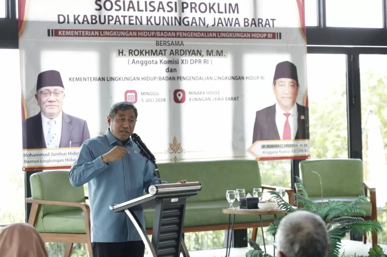 Fraksi Gerindra : Perdagangan...