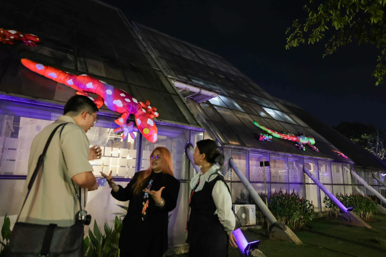 Mengunjungi Pameran...