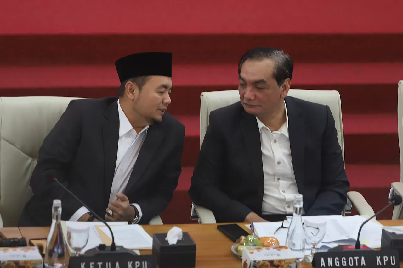 Rapat Pleno KPU Tetapkan...