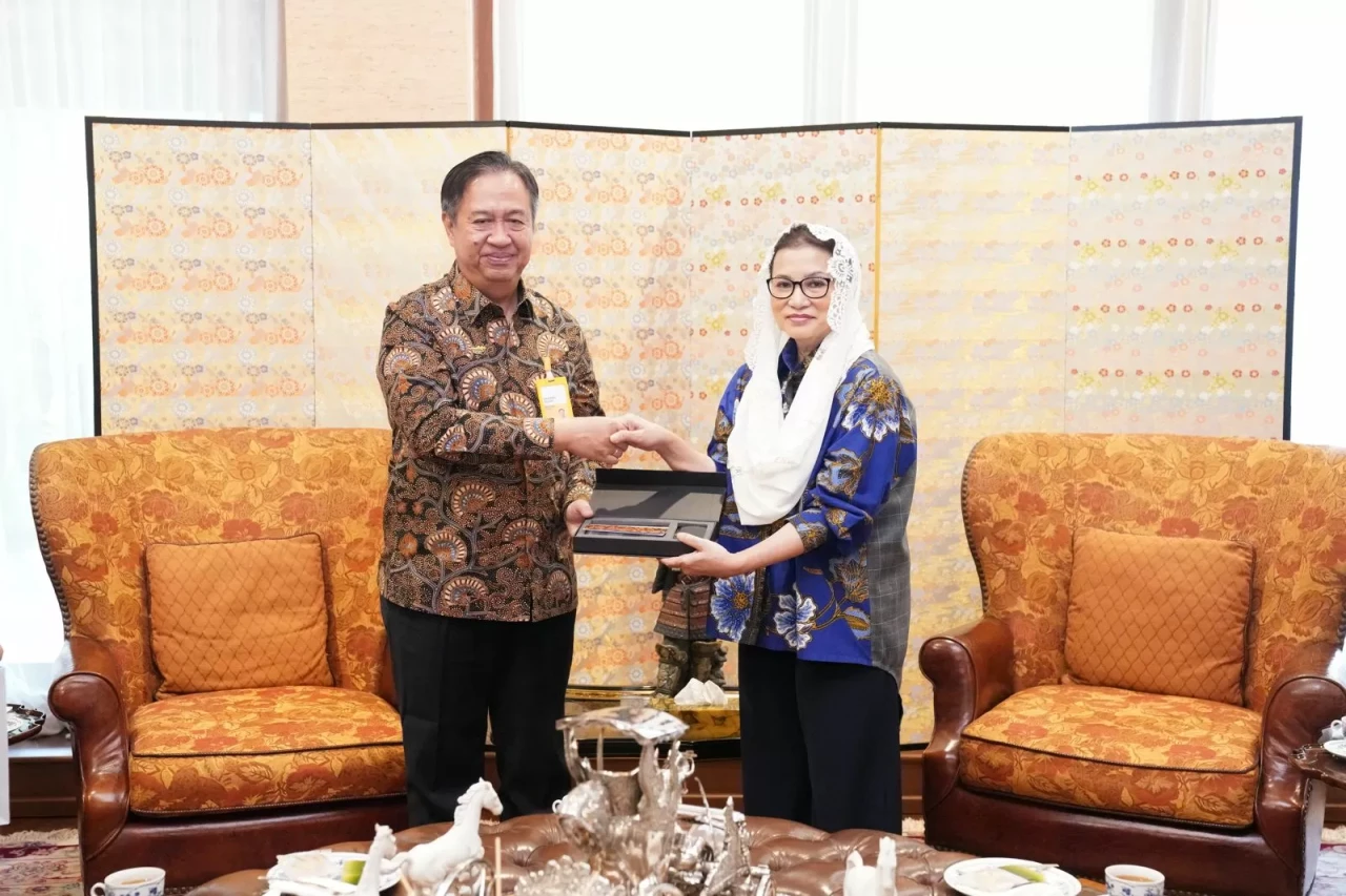 Penyerahan Santunan...